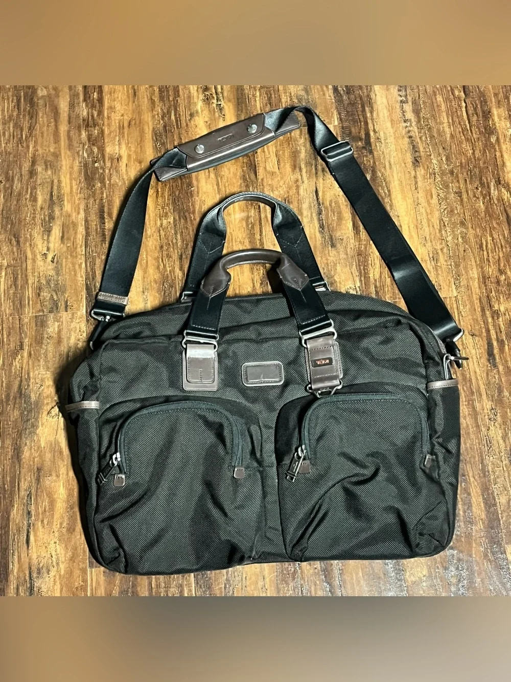 Tumi Alpha Bravo Everett Duffel Black Brown EXCELLENT 22340HKH